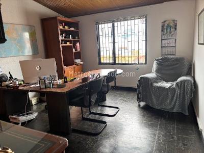 Casa de 3 alcobas en venta en San Nicolas, Bogotá, 290 m² · foto 4 de 15