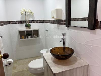 Casa de 3 alcobas en venta en San Nicolas, Bogotá, 290 m² · foto 9 de 15