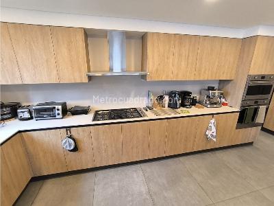 Apartamento de 3 alcobas en venta en Los Rosales, Bogotá, 330 m² · foto 11 de 20