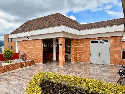 Apartamento de 3 alcobas en venta en Chico Norte, Bogotá, 154 m² · foto 17 de 20