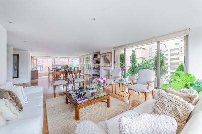 Apartamento de 3 alcobas en venta en Cabrera Chico, Bogotá, 249 m² · foto 1 de 16