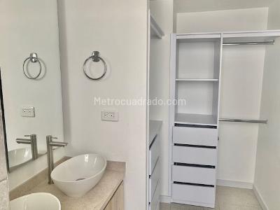 Apartamento de 3 alcobas en venta en Cedro Golf, Bogotá, 80 m² · foto 15 de 16