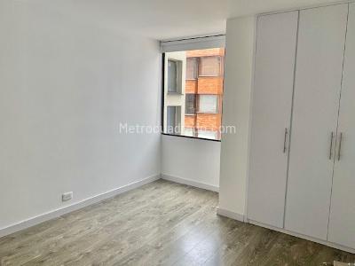 Apartamento de 3 alcobas en venta en Cedro Golf, Bogotá, 80 m² · foto 9 de 16