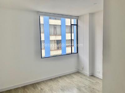 Apartamento de 3 alcobas en venta en Cedro Golf, Bogotá, 80 m² · foto 10 de 16