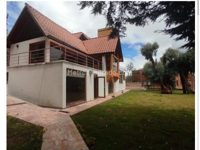 Casa de 4 alcobas en venta en Bosque De Pinos, Bogotá, 650 m² · foto 7 de 18