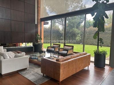 Casa de 4 alcobas en arriendo en Hacienda San Simon, Bogotá, 450 m² · foto 3 de 20