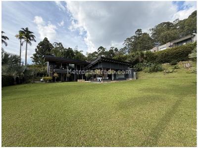 Casa de 4 alcobas en venta en Loma Del Escobero, Envigado · foto 3 de 20