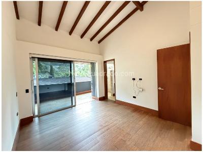 Casa de 4 alcobas en venta en Loma Del Escobero, Envigado · foto 18 de 20