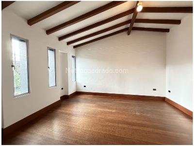 Casa de 4 alcobas en venta en Loma Del Escobero, Envigado · foto 19 de 20