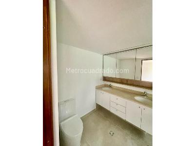 Apartamento en venta en El Poblado, Medellín · foto 7 de 13