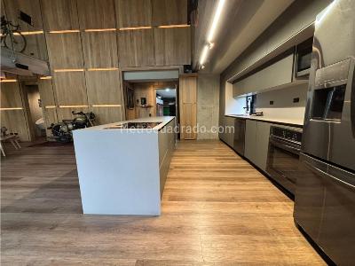 Apartamento de 1 alcoba en venta en El Poblado, Medellín, 180 m² · foto 3 de 19