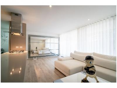 Apartamento de 2 alcobas en venta en El Poblado, Medellín, 108 m² · foto 2 de 19