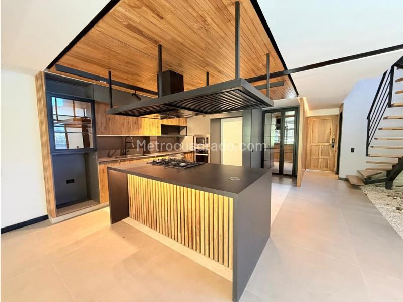 Casa en Arriendo, Envigado, Medellín - Mehr