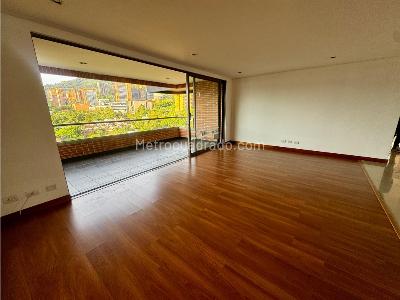 Apartamento de 3 alcobas en venta en El Poblado, Medellín, 208 m² · foto 2 de 20