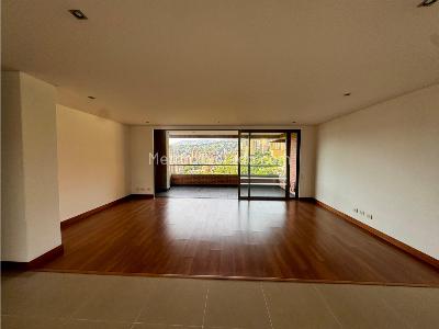 Apartamento de 3 alcobas en venta en El Poblado, Medellín, 208 m² · foto 3 de 20