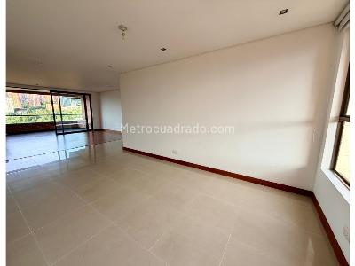 Apartamento de 3 alcobas en venta en El Poblado, Medellín, 208 m² · foto 4 de 20