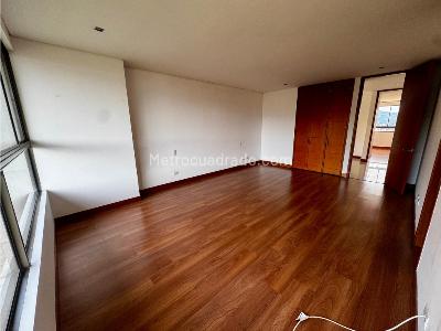 Apartamento de 3 alcobas en venta en El Poblado, Medellín, 208 m² · foto 5 de 20