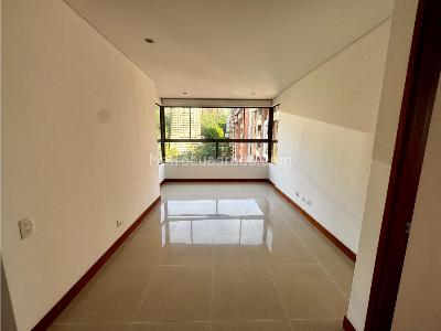 Apartamento de 3 alcobas en venta en El Poblado, Medellín, 208 m² · foto 8 de 20