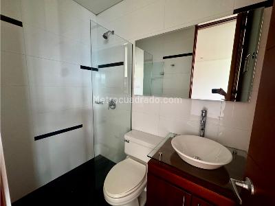 Apartamento de 3 alcobas en venta en El Poblado, Medellín, 208 m² · foto 9 de 20
