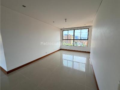 Apartamento de 3 alcobas en venta en El Poblado, Medellín, 208 m² · foto 13 de 20