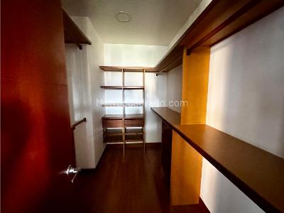 Apartamento de 3 alcobas en venta en El Poblado, Medellín, 208 m² · foto 14 de 20