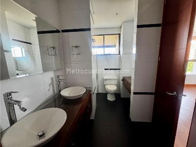 Apartamento de 3 alcobas en venta en El Poblado, Medellín, 208 m² · foto 15 de 20