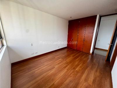 Apartamento de 3 alcobas en venta en El Poblado, Medellín, 208 m² · foto 19 de 20
