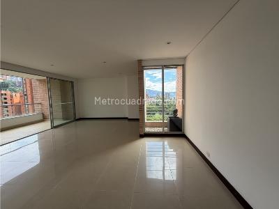 Apartamento en venta en El Poblado, Medellín · foto 2 de 11