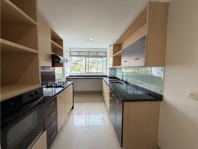 Apartamento en venta en El Poblado, Medellín · foto 3 de 11