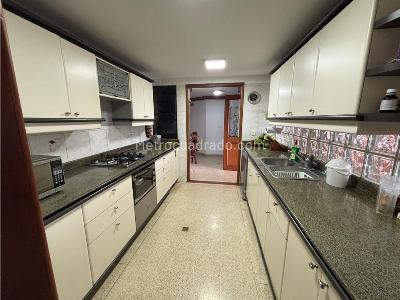 Apartamento en venta en El Poblado, Medellín · foto 6 de 20