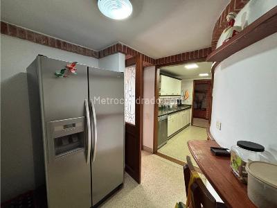 Apartamento en venta en El Poblado, Medellín · foto 7 de 20