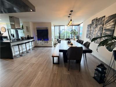 Apartamento de 3 alcobas en venta en El Poblado, Medellín, 154 m² · foto 2 de 19