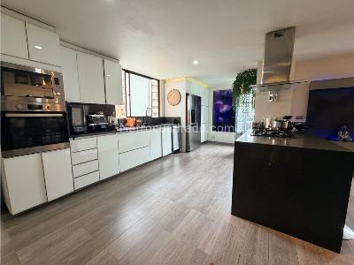 Apartamento de 3 alcobas en venta en El Poblado, Medellín, 154 m² · foto 8 de 19