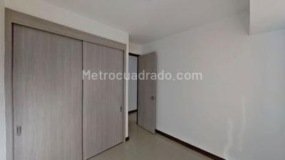 Apartamento de 3 alcobas en venta en Hacienda Niquia, Bello, 71 m² · foto 17 de 20