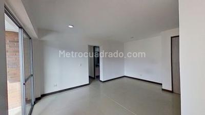 Apartamento de 3 alcobas en venta en Hacienda Niquia, Bello, 71 m² · foto 8 de 20