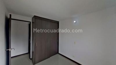Apartamento de 3 alcobas en venta en Ceiba Del Norte, Bello, 76 m² · foto 10 de 15