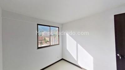 Apartamento de 3 alcobas en venta en Ceiba Del Norte, Bello, 76 m² · foto 12 de 15
