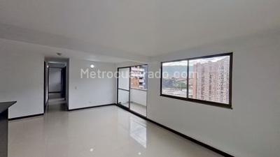 Apartamento de 3 alcobas en venta en Ceiba Del Norte, Bello, 76 m² · foto 4 de 15