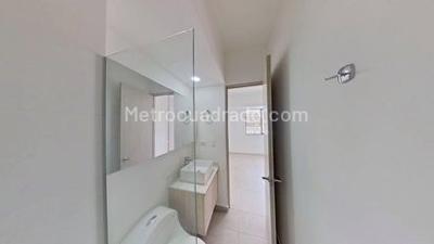 Apartamento de 2 alcobas en venta en Plaza Fabricato, Bello, 55 m² · foto 11 de 18