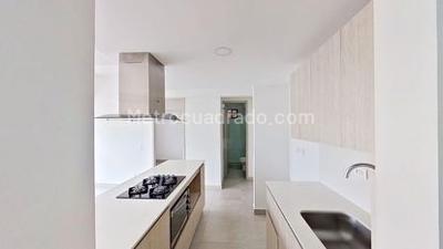Apartamento de 2 alcobas en venta en Plaza Fabricato, Bello, 55 m² · foto 3 de 18