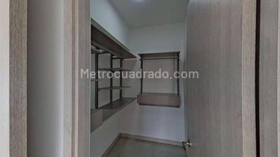 Apartamento de 2 alcobas en venta en Plaza Fabricato, Bello, 55 m² · foto 9 de 18