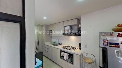 Apartamento de 2 alcobas en venta en Laureles, Medellín, 62 m² · foto 11 de 15