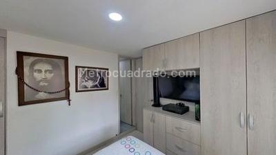 Apartamento de 2 alcobas en venta en Laureles, Medellín, 62 m² · foto 5 de 15