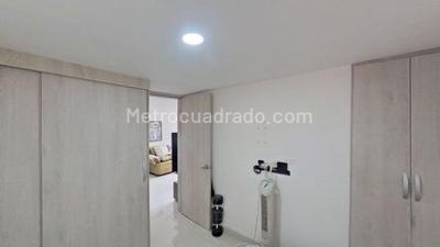 Apartamento de 2 alcobas en venta en Laureles, Medellín, 62 m² · foto 7 de 15