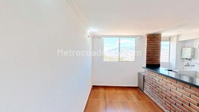 Apartamento de 3 alcobas en venta en Roblealto, Medellín, 38 m² · foto 16 de 18