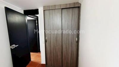 Apartamento de 3 alcobas en venta en Roblealto, Medellín, 38 m² · foto 3 de 18