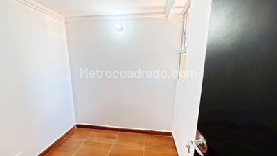 Apartamento de 3 alcobas en venta en Roblealto, Medellín, 38 m² · foto 5 de 18