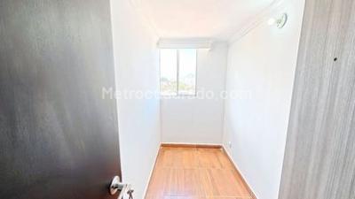 Apartamento de 3 alcobas en venta en Roblealto, Medellín, 38 m² · foto 10 de 18