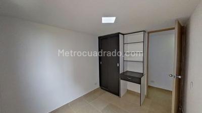 Apartamento de 3 alcobas en venta en Machado, Bello, 63 m² · foto 9 de 20