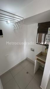 Apartamento de 2 alcobas en venta en Flor De Agua, Bello, 58 m² · foto 3 de 20